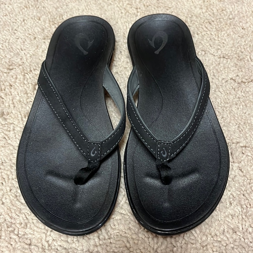 OkuKai flip flop sandals black sz 6